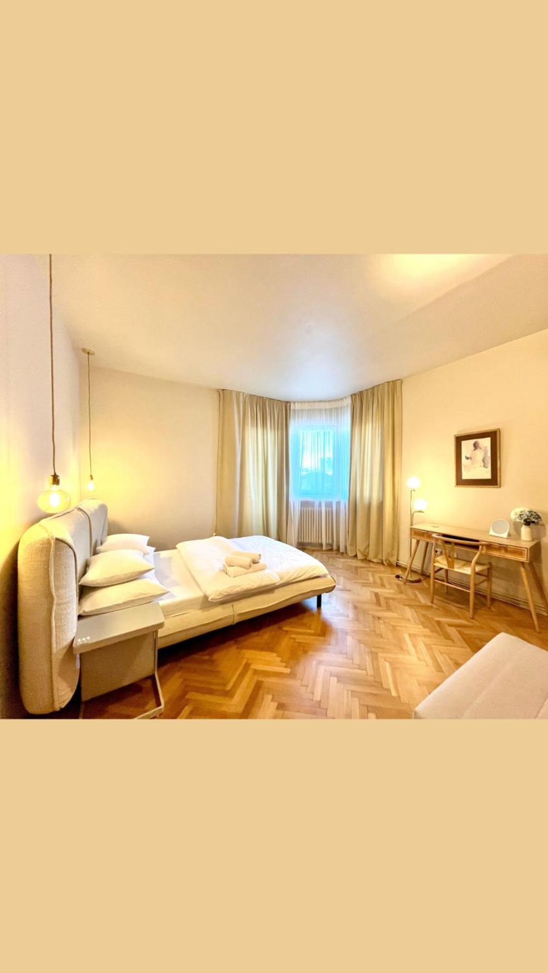 City Center Unirii Square Private Rooms With City View - Shared Amenities Bukurešť Exteriér fotografie